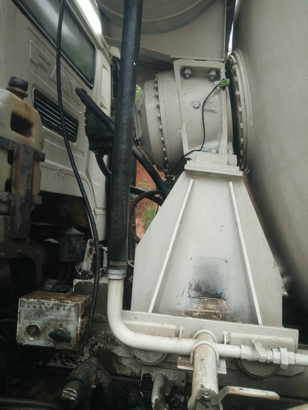 https://images.tongzsf.com/tong/truck_machine/20210126/1600fbc5dcad69.jpg