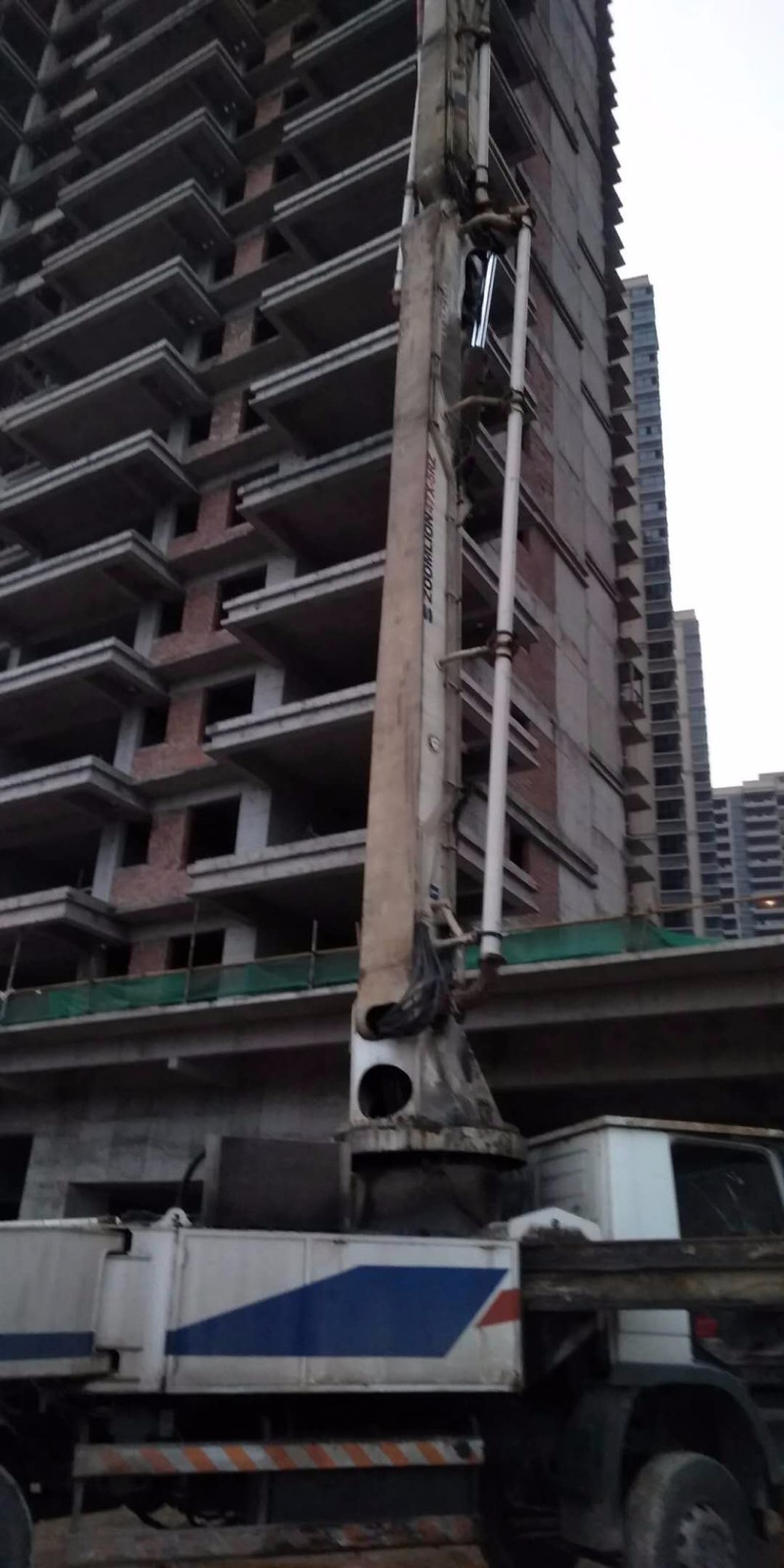 https://images.tongzsf.com/tong/truck_machine/20210126/1600fc16a85a23.jpg