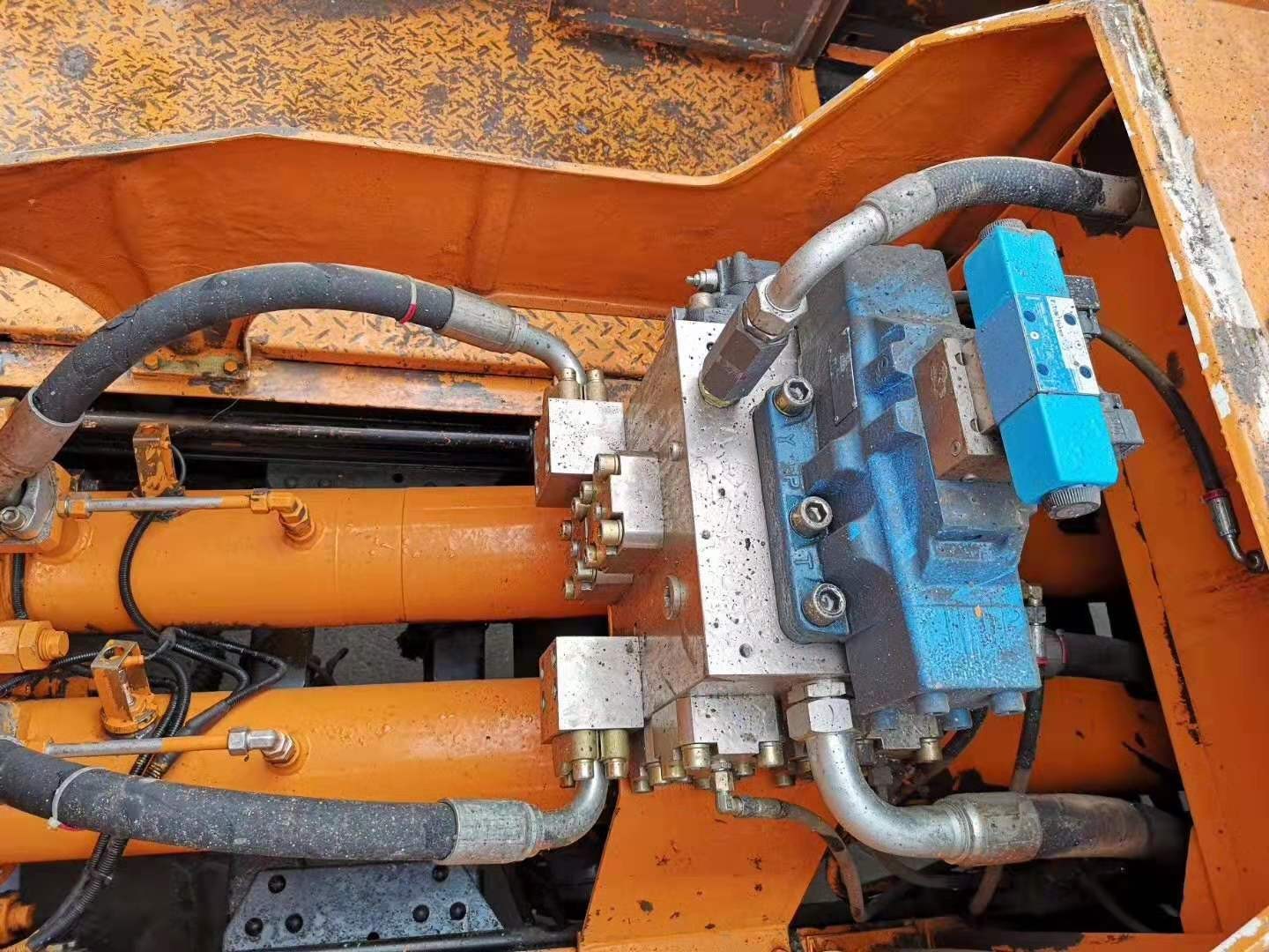 https://images.tongzsf.com/tong/truck_machine/20210127/16010fd887b0c3.jpg