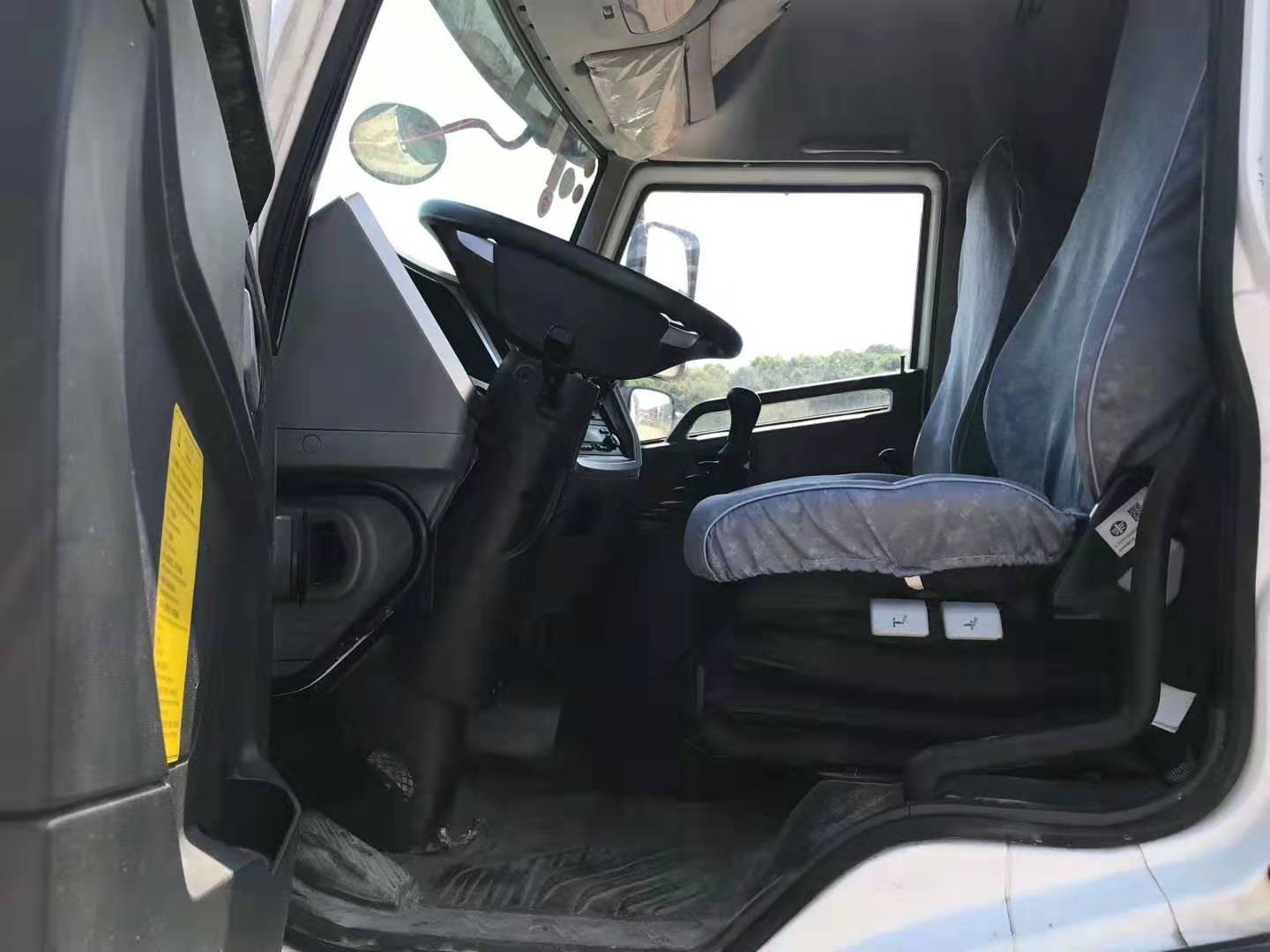 https://images.tongzsf.com/tong/truck_machine/20210127/160110702c702f.jpg