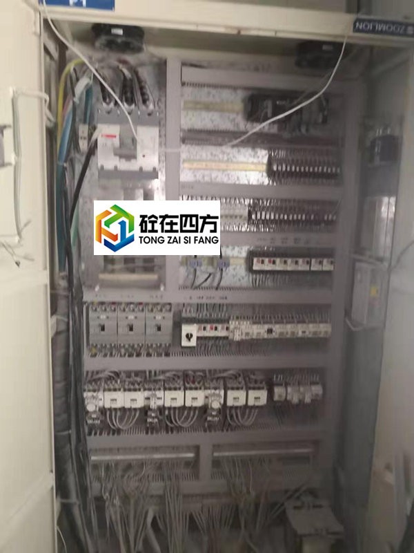 https://images.tongzsf.com/tong/truck_machine/20210127/16011106d3c1db.jpg