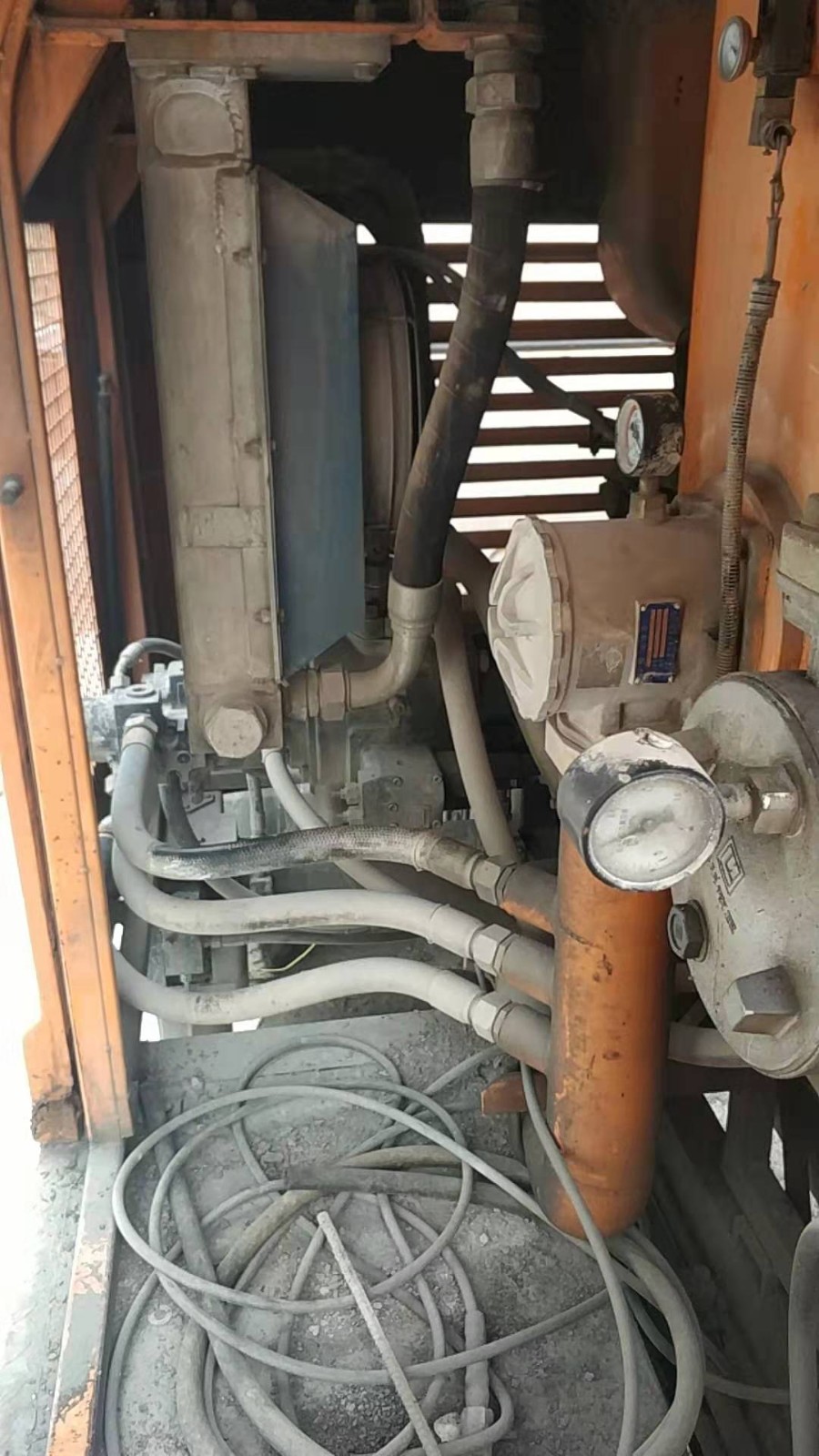 https://images.tongzsf.com/tong/truck_machine/20210127/1601112bb88387.jpg