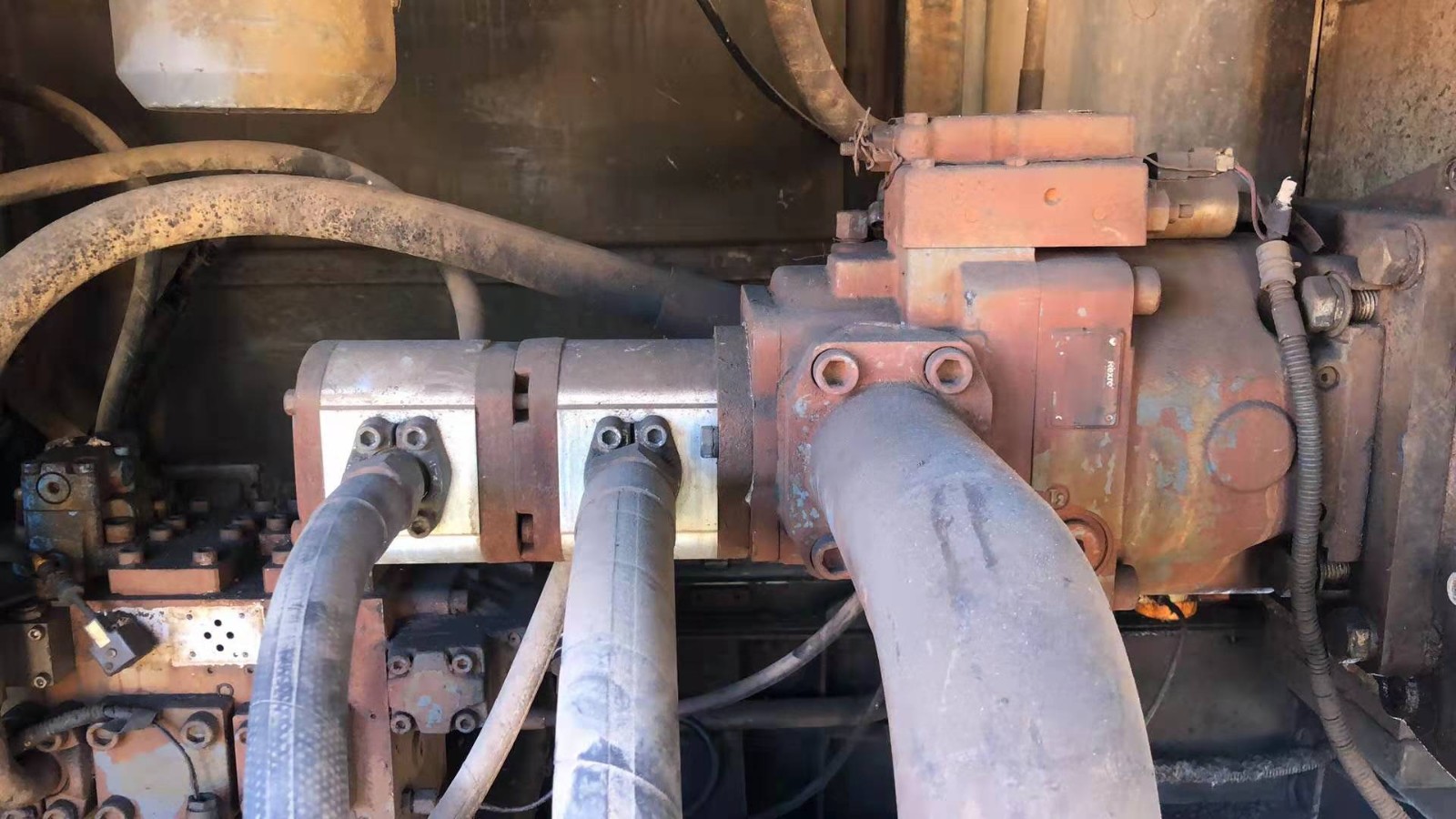 https://images.tongzsf.com/tong/truck_machine/20210127/160111777a0a0e.jpg