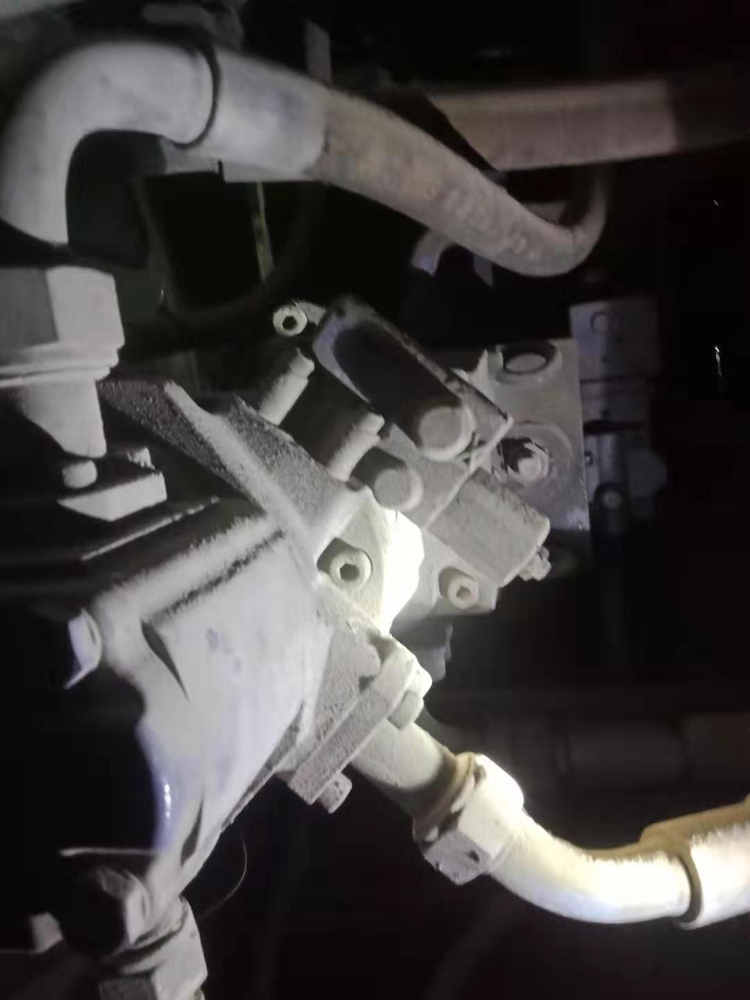 https://images.tongzsf.com/tong/truck_machine/20210127/160111aeee53ac.jpg
