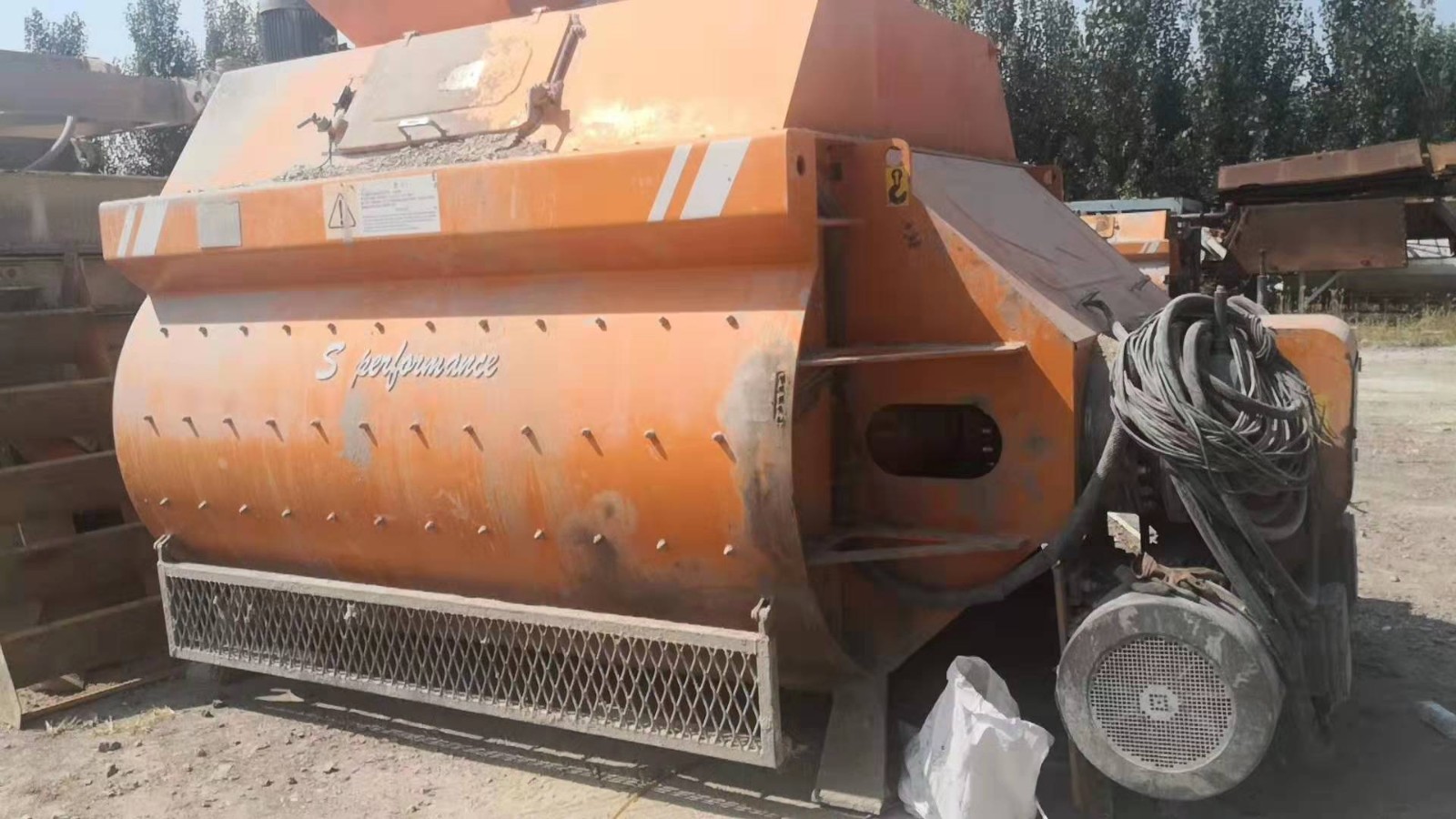 https://images.tongzsf.com/tong/truck_machine/20210127/160111c23983f0.jpg