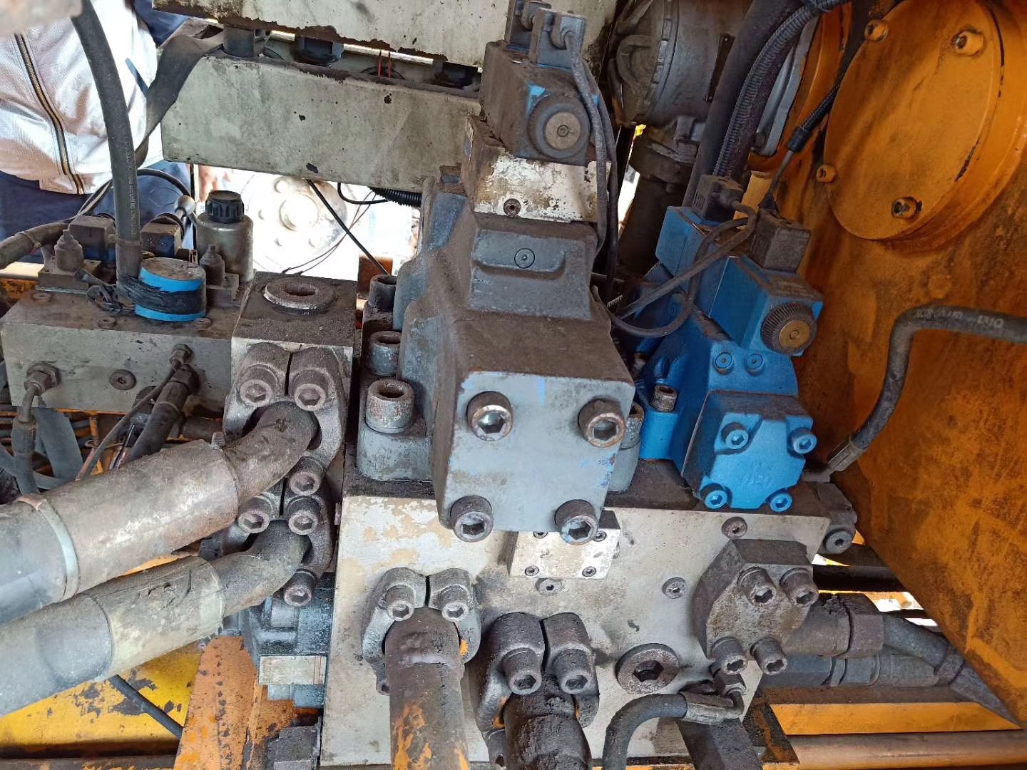 https://images.tongzsf.com/tong/truck_machine/20210127/160111e7de5d1b.jpg