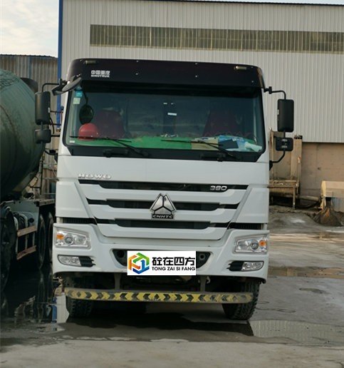 https://images.tongzsf.com/tong/truck_machine/20210127/16011244f04688.jpg