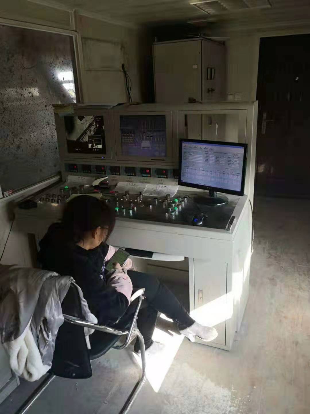 https://images.tongzsf.com/tong/truck_machine/20210127/16011266a1d285.jpg
