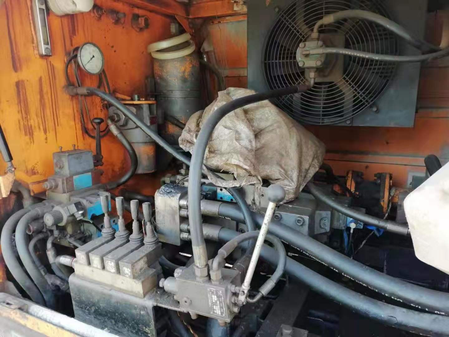 https://images.tongzsf.com/tong/truck_machine/20210127/16011267475d83.jpg