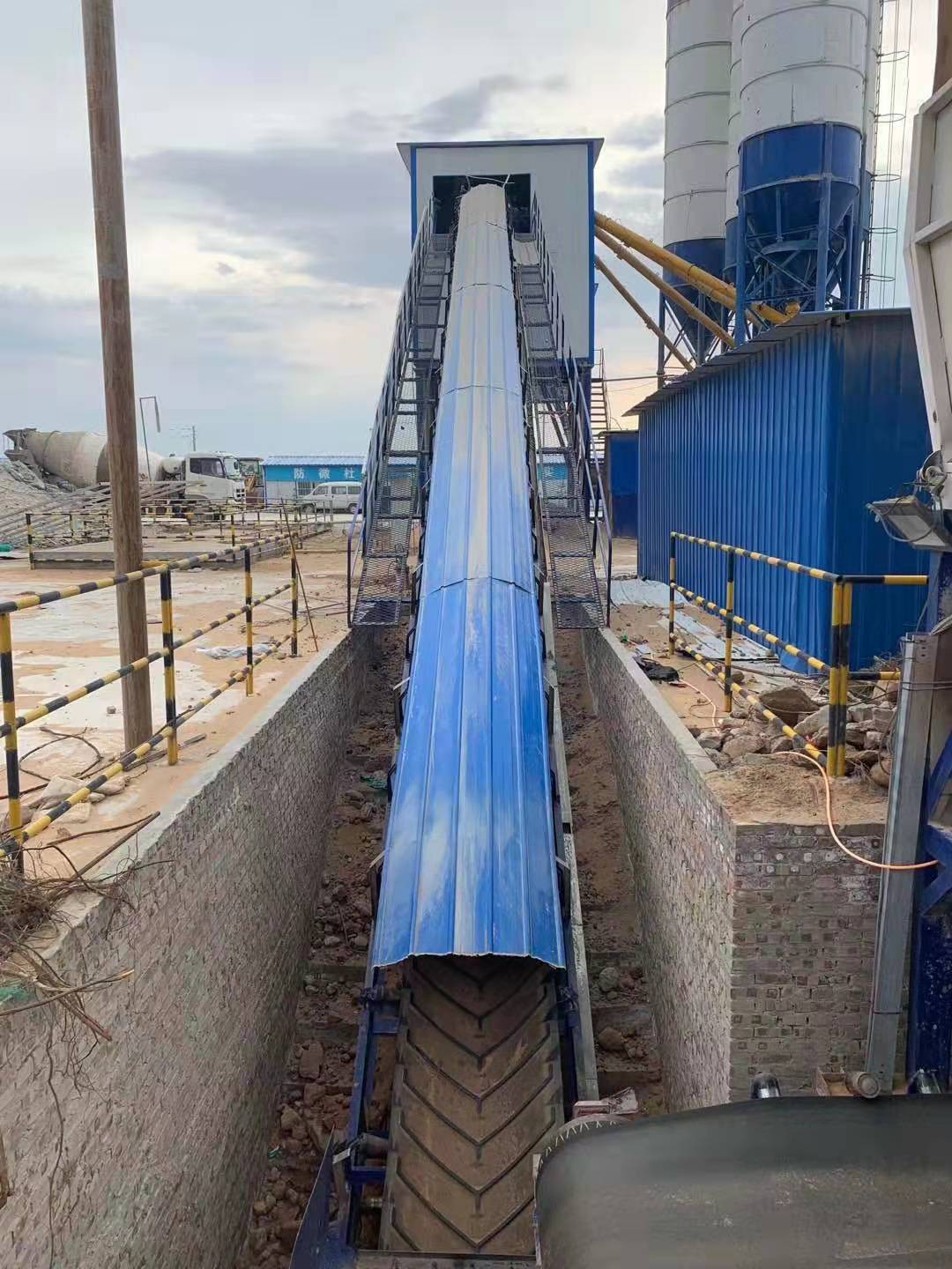https://images.tongzsf.com/tong/truck_machine/20210127/1601126b725db2.jpg