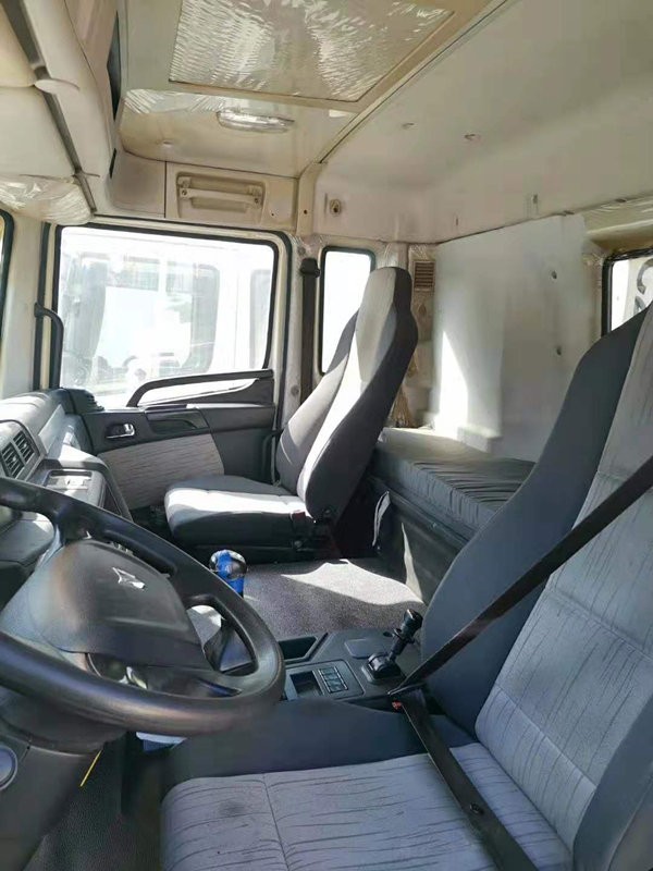 https://images.tongzsf.com/tong/truck_machine/20210127/1601126eb6a3e1.jpg