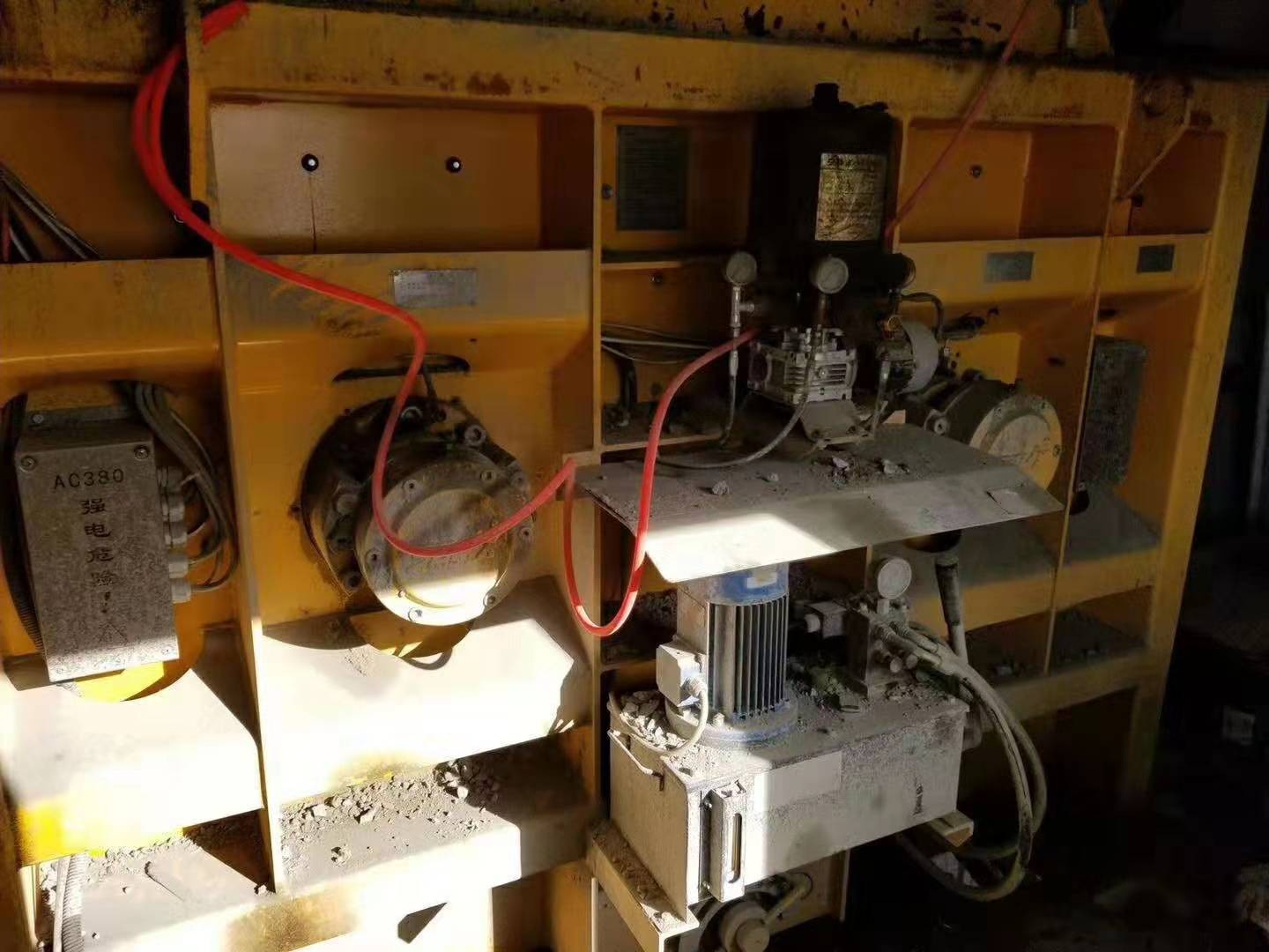 https://images.tongzsf.com/tong/truck_machine/20210127/1601126ecc3dc5.jpg