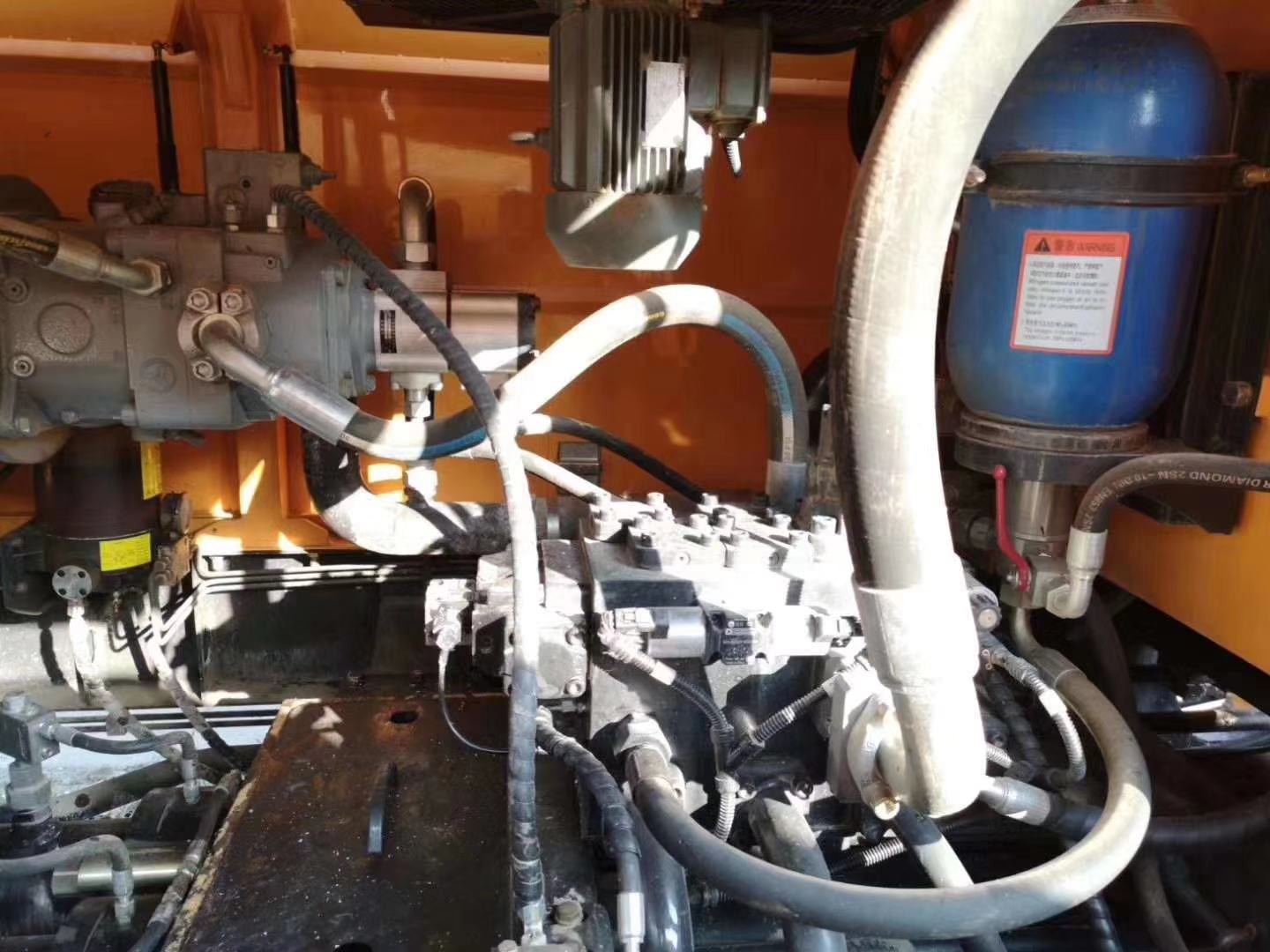 https://images.tongzsf.com/tong/truck_machine/20210127/1601128157492a.jpg