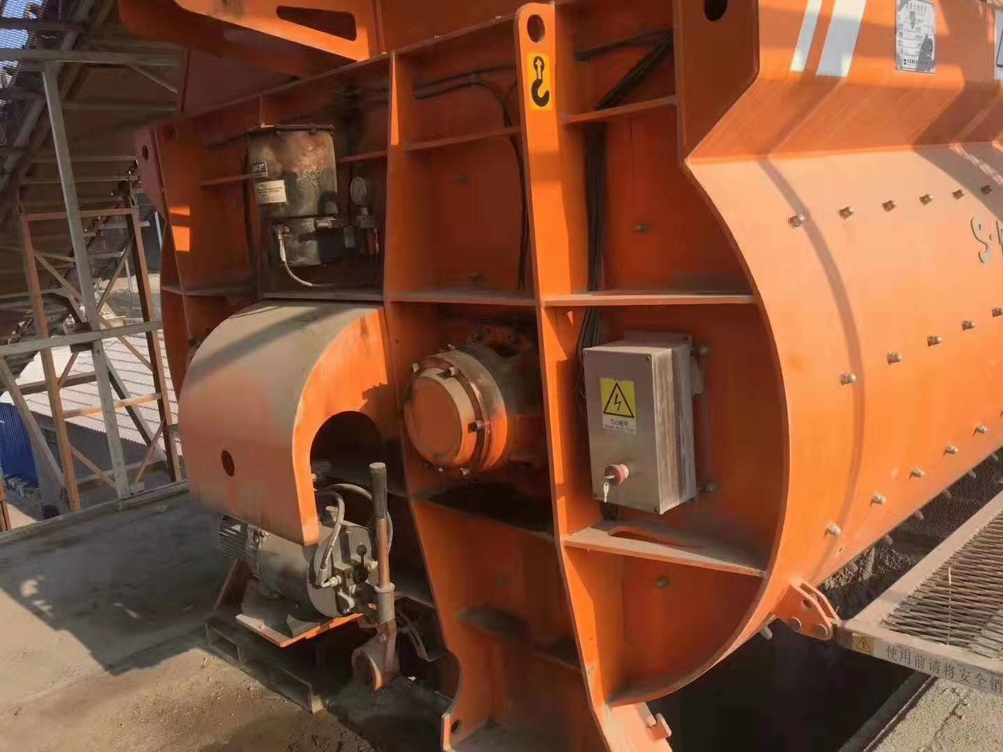 https://images.tongzsf.com/tong/truck_machine/20210127/16011293c871ef.jpg
