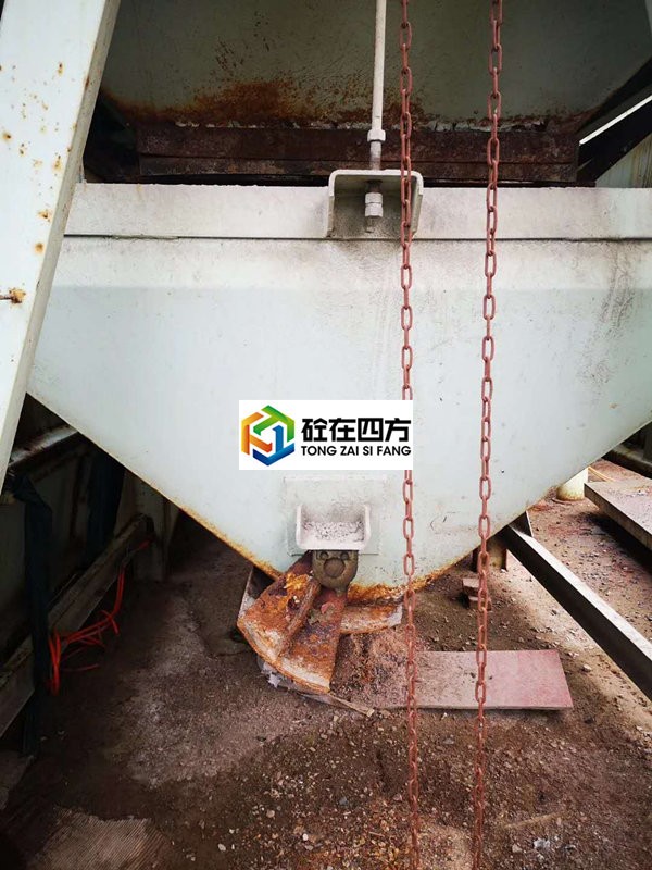https://images.tongzsf.com/tong/truck_machine/20210127/1601129b3b8cc6.jpg
