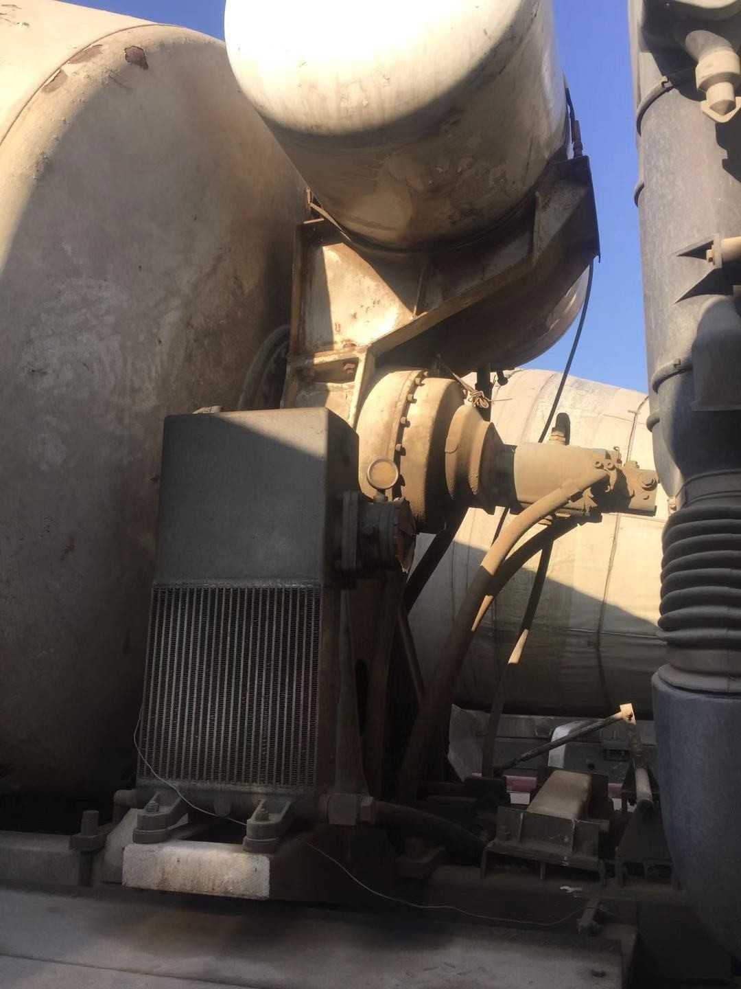 https://images.tongzsf.com/tong/truck_machine/20210127/1601129be7bce0.jpg