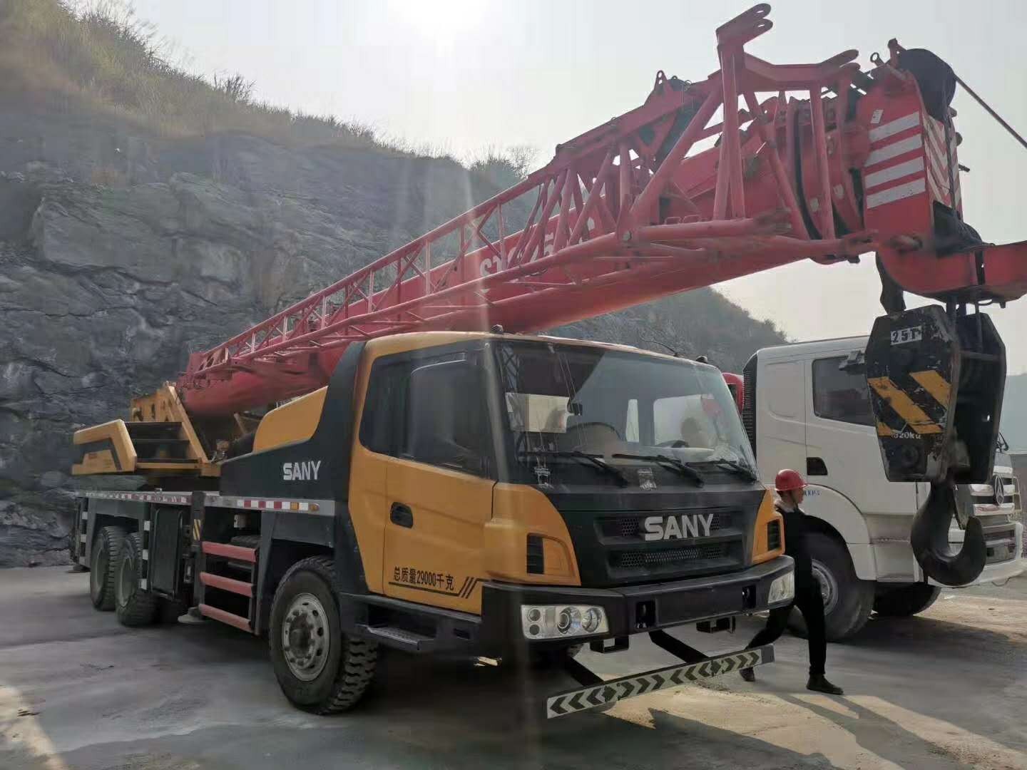 https://images.tongzsf.com/tong/truck_machine/20210127/160112b56d629f.jpg
