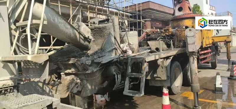 https://images.tongzsf.com/tong/truck_machine/20210127/160112baa3fb8f.jpg