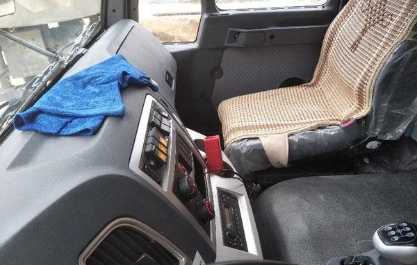 https://images.tongzsf.com/tong/truck_machine/20210127/160112be94a0fe.jpg