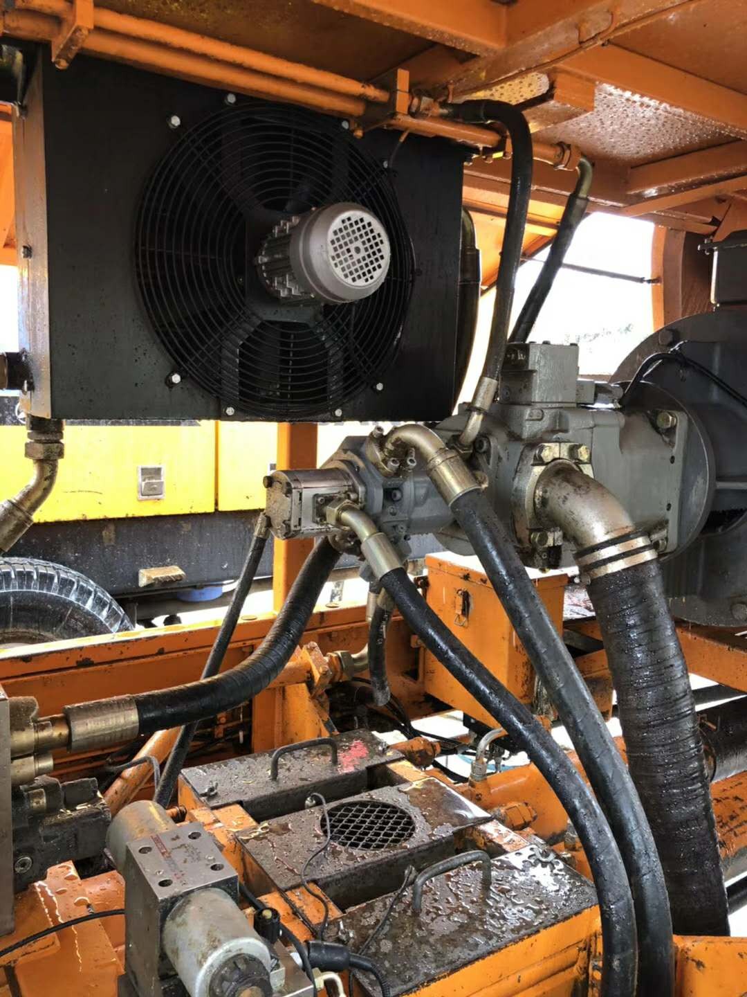 https://images.tongzsf.com/tong/truck_machine/20210127/160112c21a02b4.jpg