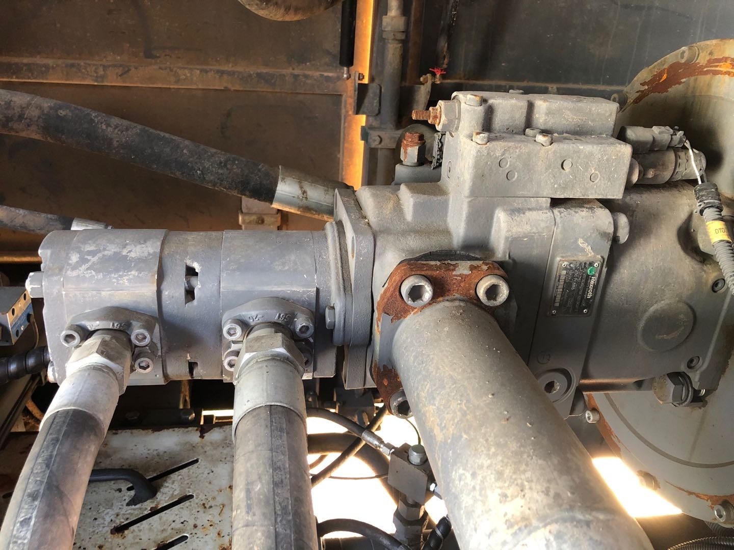 https://images.tongzsf.com/tong/truck_machine/20210127/160112cc2379f4.jpg