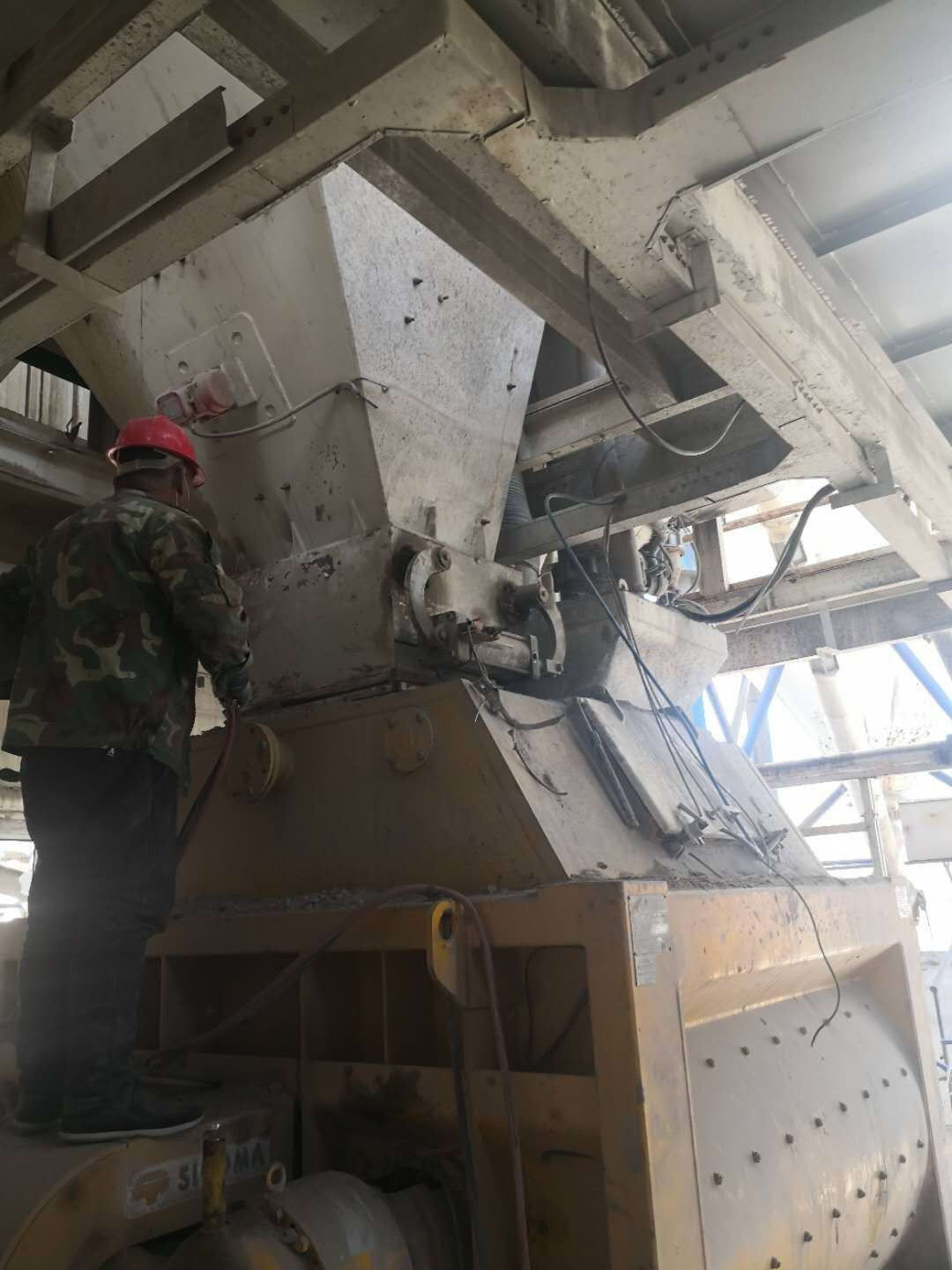 https://images.tongzsf.com/tong/truck_machine/20210127/160112d1090601.jpg