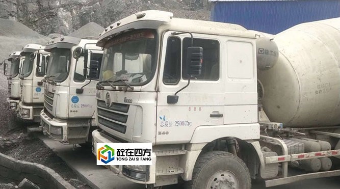 https://images.tongzsf.com/tong/truck_machine/20210127/160112dfe1fcd8.jpg