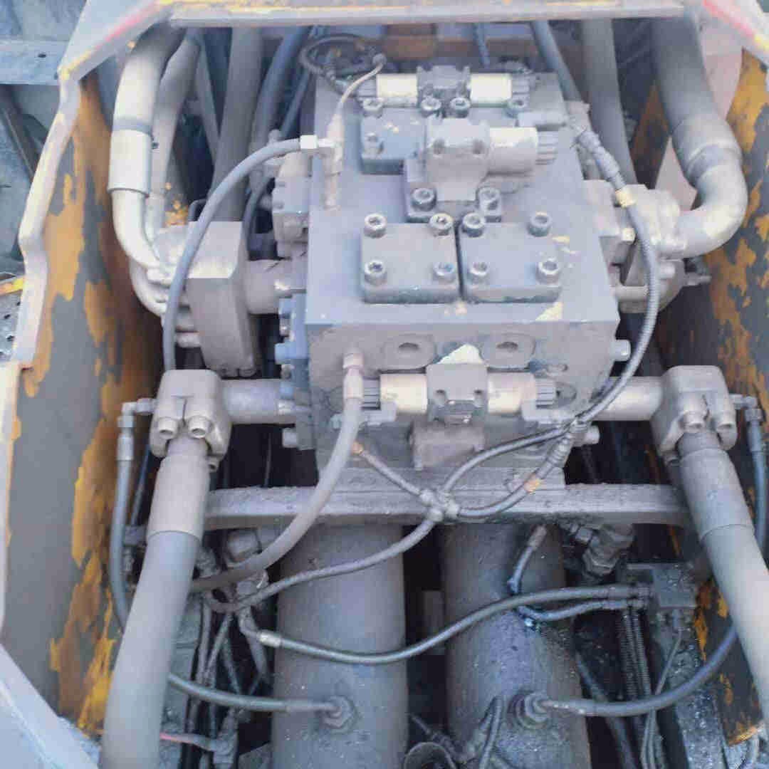 https://images.tongzsf.com/tong/truck_machine/20210127/160112e2a5ca83.jpg