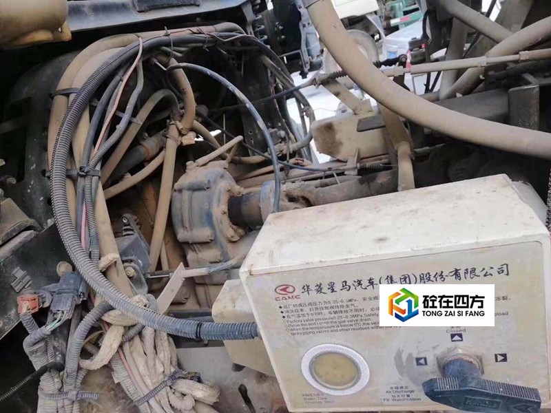 https://images.tongzsf.com/tong/truck_machine/20210127/160112f6cbe35e.jpg