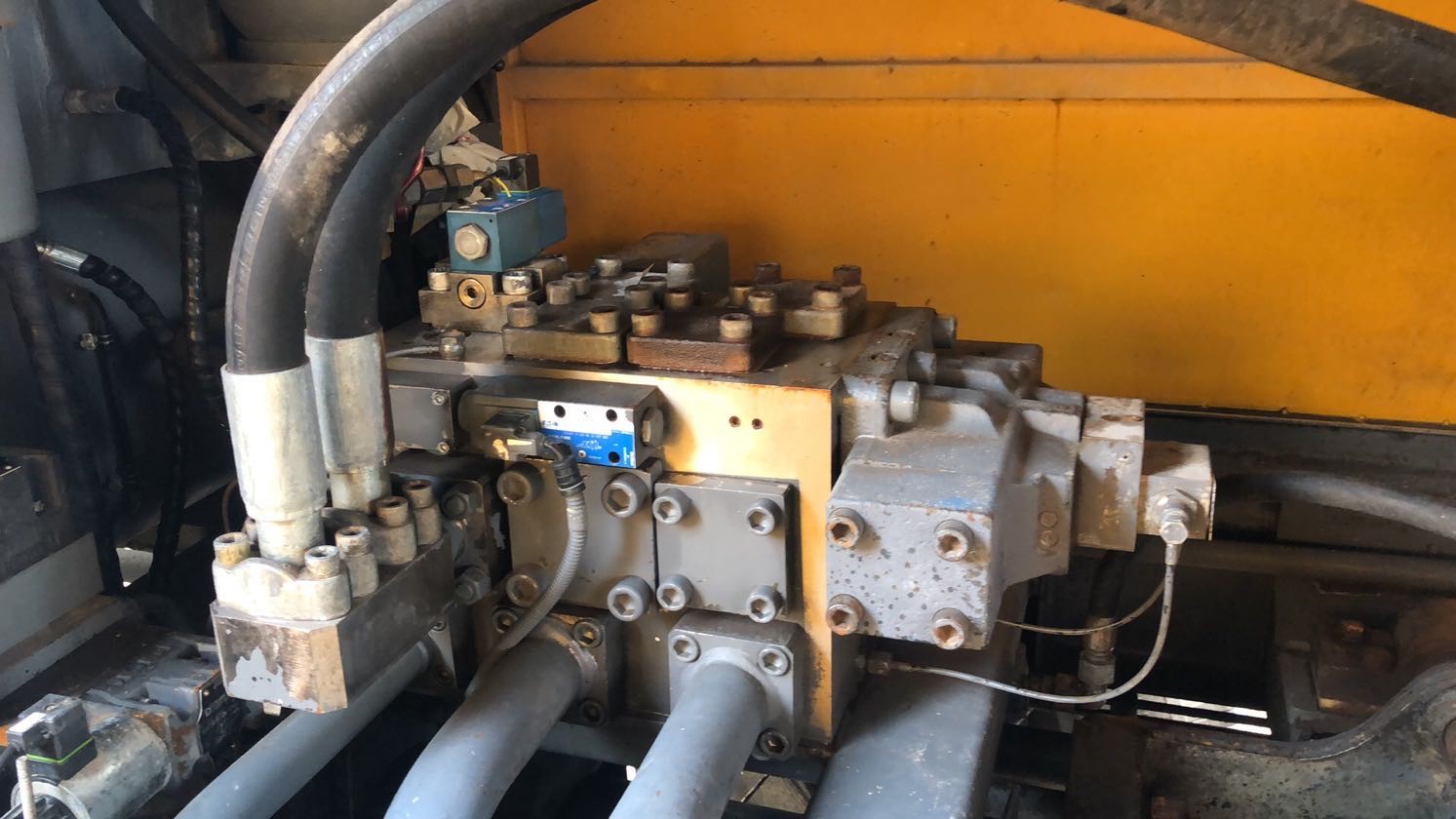 https://images.tongzsf.com/tong/truck_machine/20210127/1601130465b354.jpg