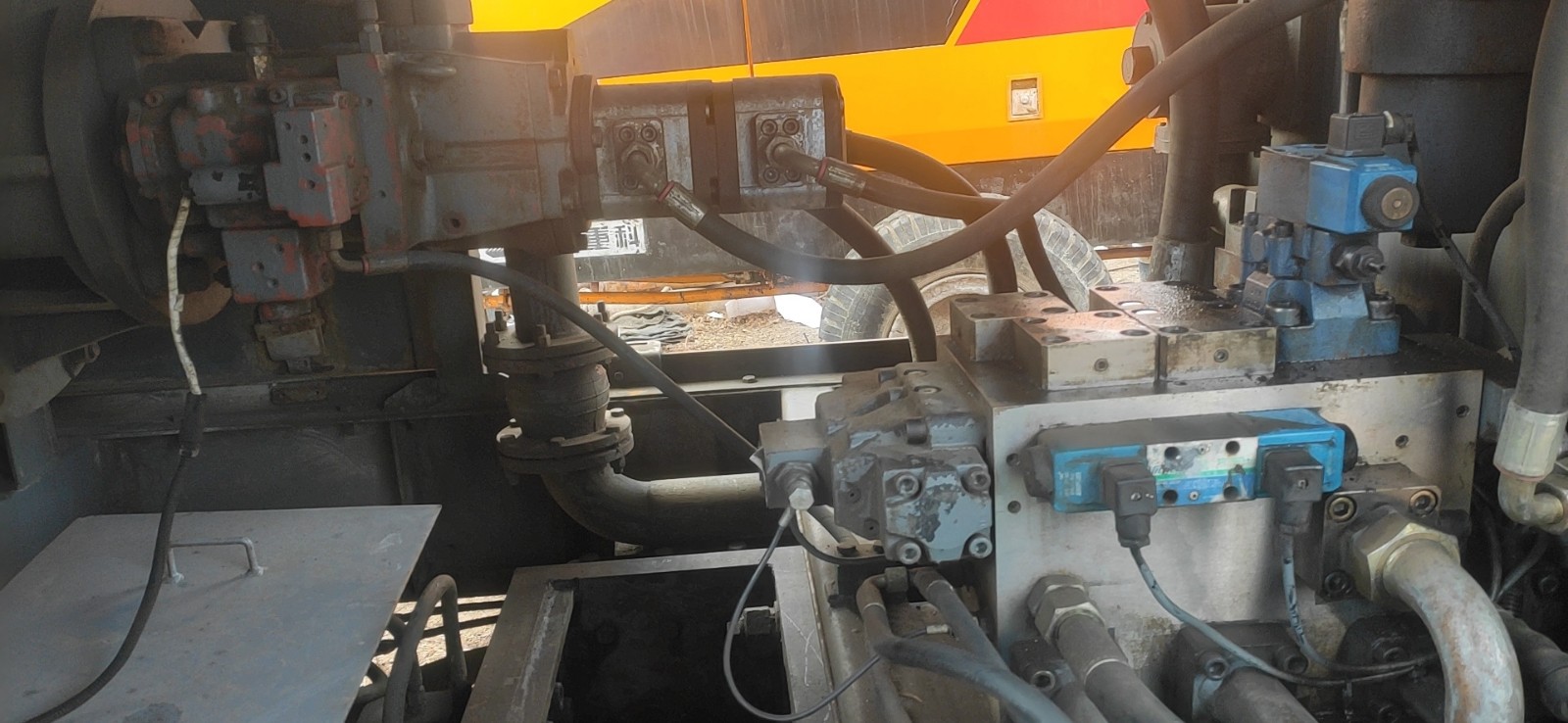 https://images.tongzsf.com/tong/truck_machine/20210127/16011305ce9bab.jpg