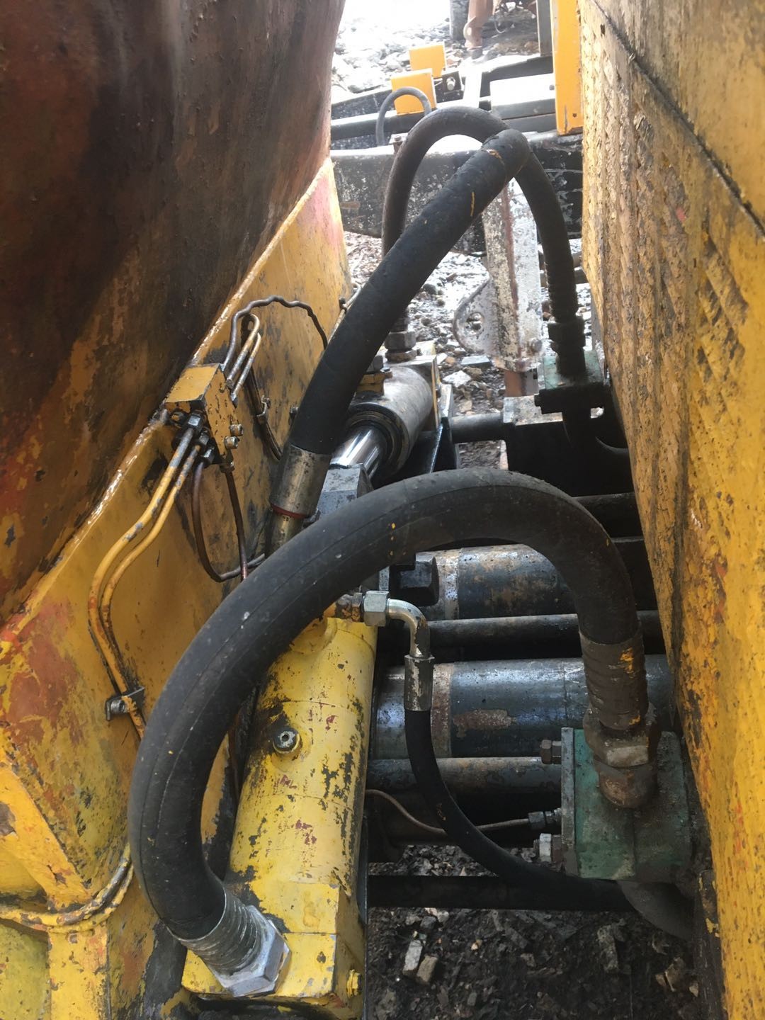 https://images.tongzsf.com/tong/truck_machine/20210127/1601131f472887.jpg