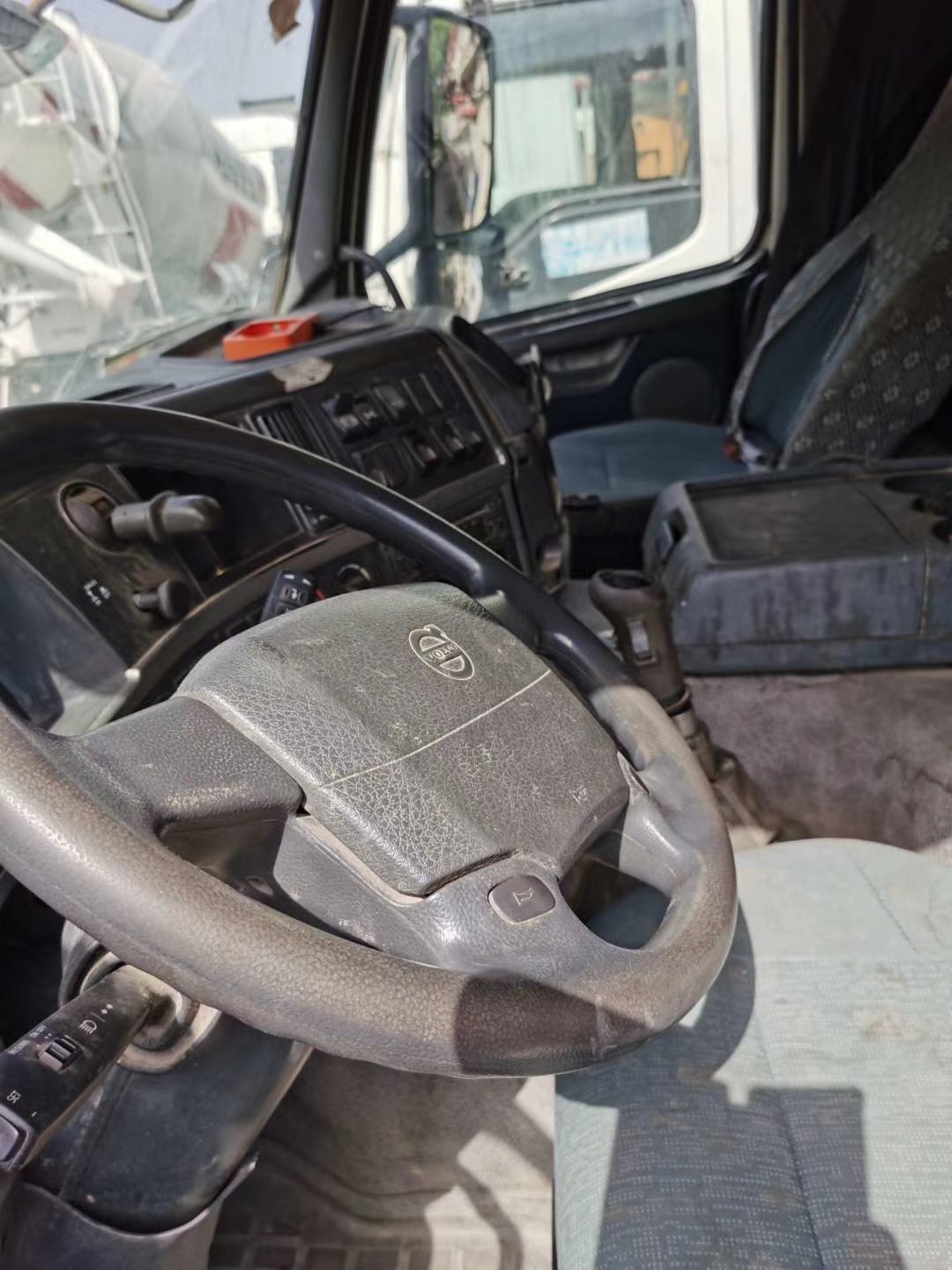 https://images.tongzsf.com/tong/truck_machine/20210127/1601132606765d.jpg