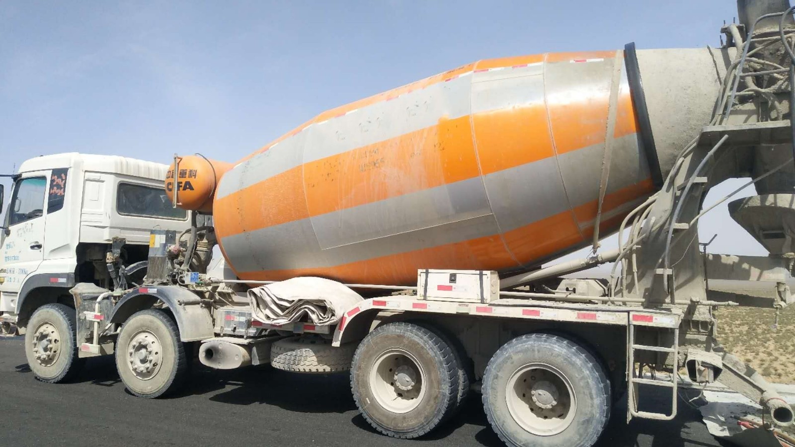 https://images.tongzsf.com/tong/truck_machine/20210127/160114fd41da47.jpg