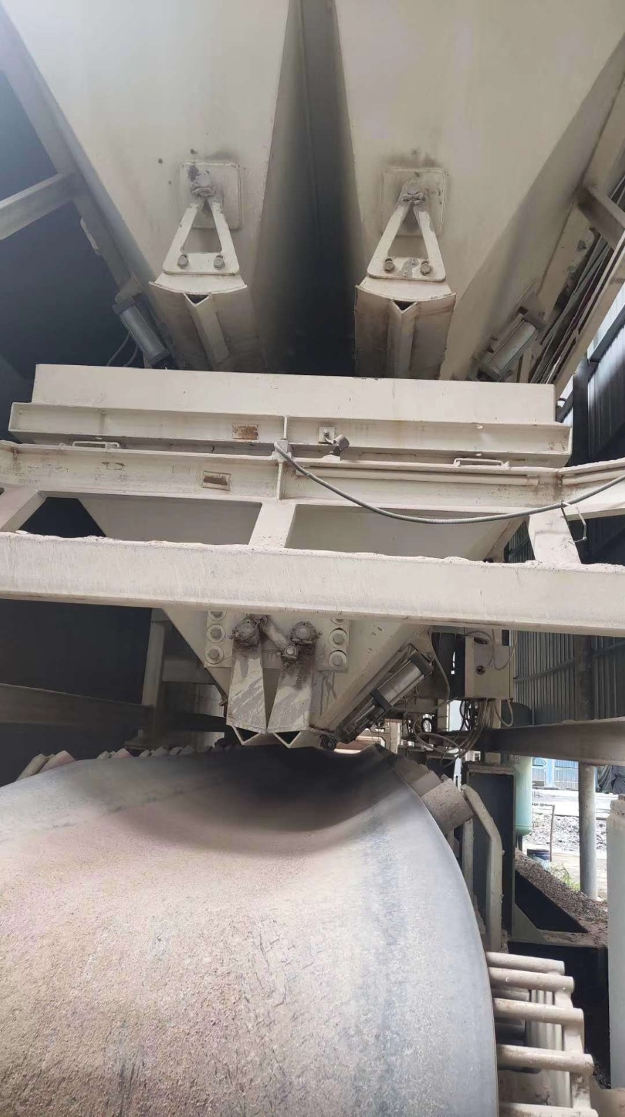 https://images.tongzsf.com/tong/truck_machine/20210127/1601155bb41d80.jpg