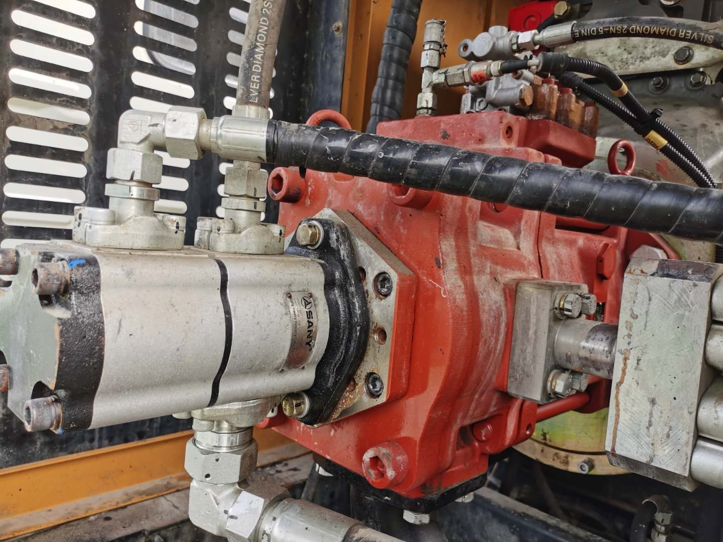 https://images.tongzsf.com/tong/truck_machine/20210127/16011593765c90.jpg