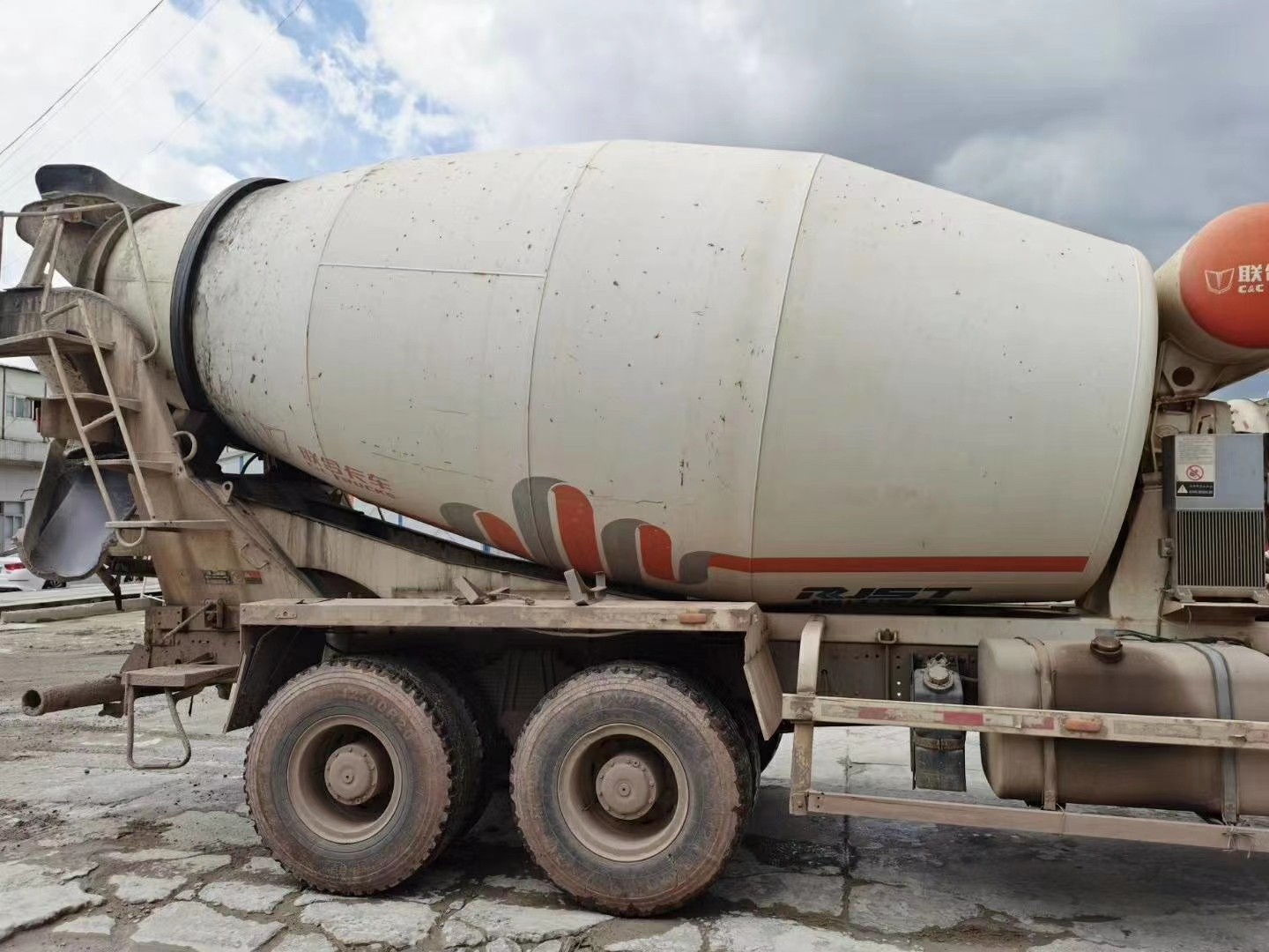 https://images.tongzsf.com/tong/truck_machine/20210127/160115cbfe7ce9.jpg