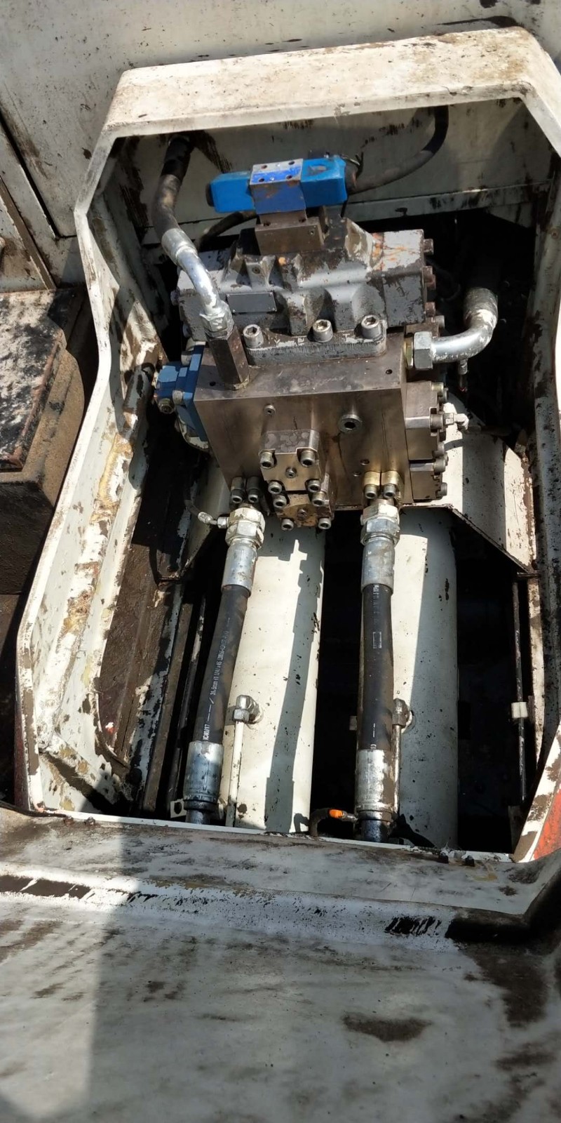 https://images.tongzsf.com/tong/truck_machine/20210127/16011604119e5e.jpg