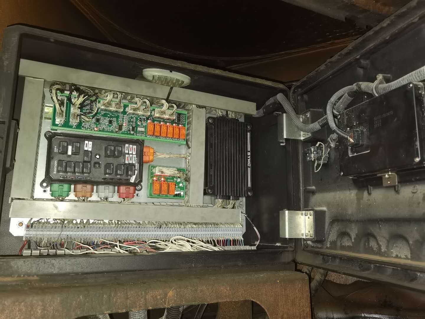 https://images.tongzsf.com/tong/truck_machine/20210127/1601169aac94e6.jpg