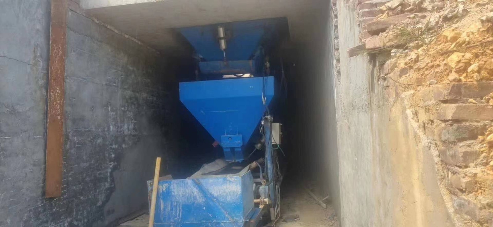 https://images.tongzsf.com/tong/truck_machine/20210127/160116aca4bc87.jpg