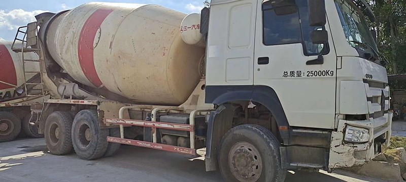 https://images.tongzsf.com/tong/truck_machine/20210127/160116ad353268.jpg