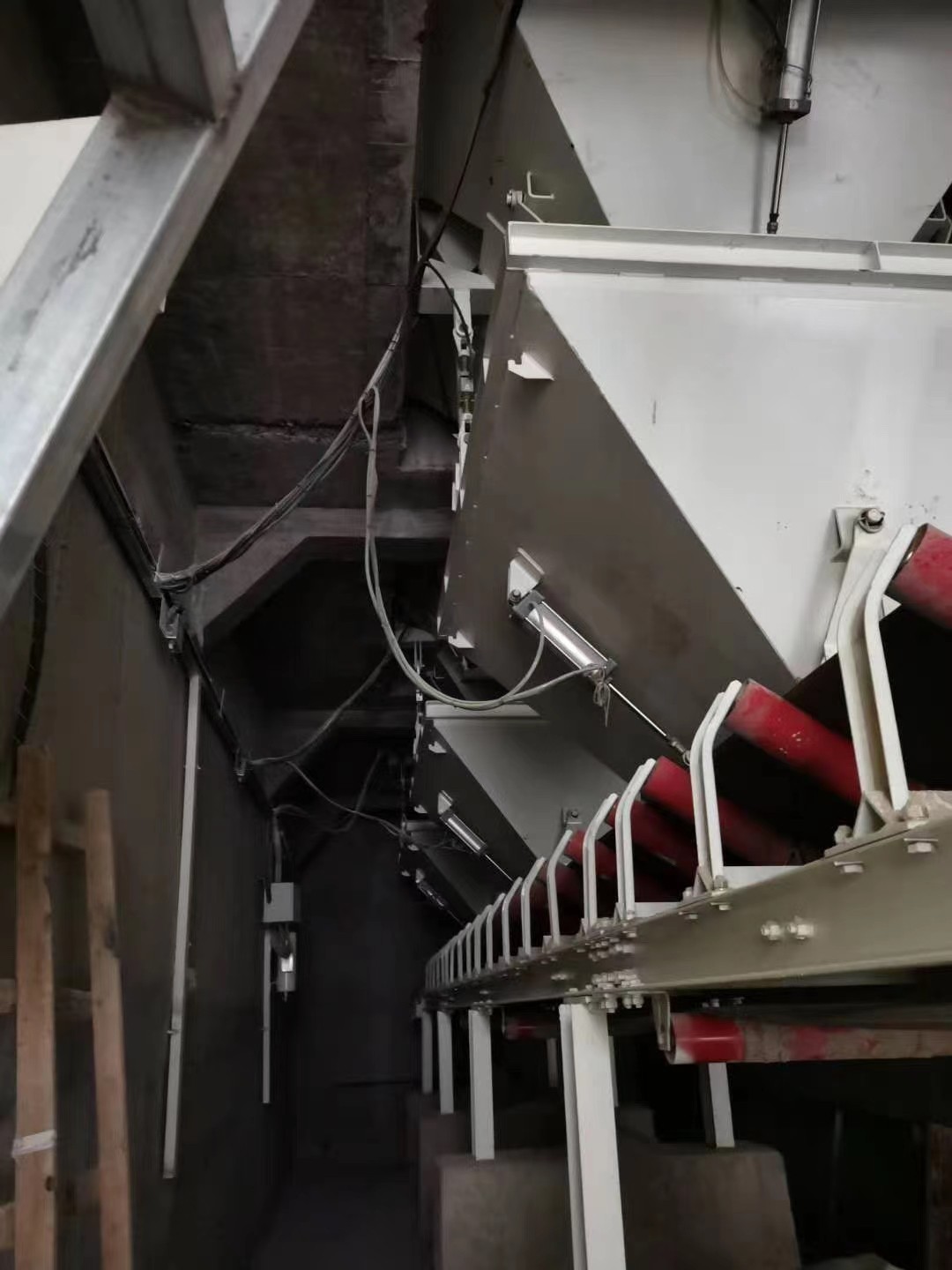 https://images.tongzsf.com/tong/truck_machine/20210127/160116d2897c34.jpg