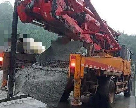 https://images.tongzsf.com/tong/truck_machine/20210127/16011742e63a52.jpg