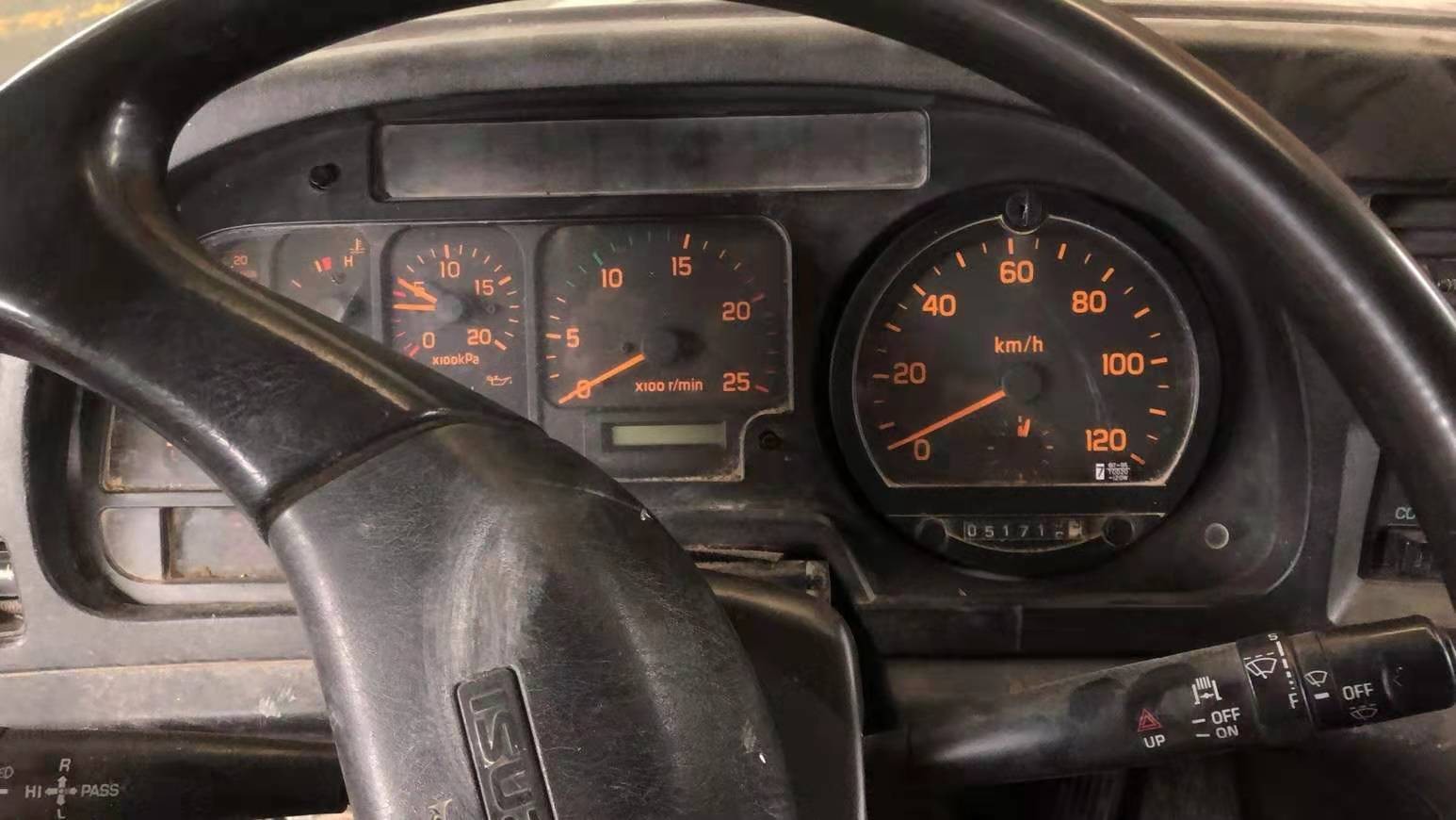 https://images.tongzsf.com/tong/truck_machine/20210127/1601178dc5502d.jpg