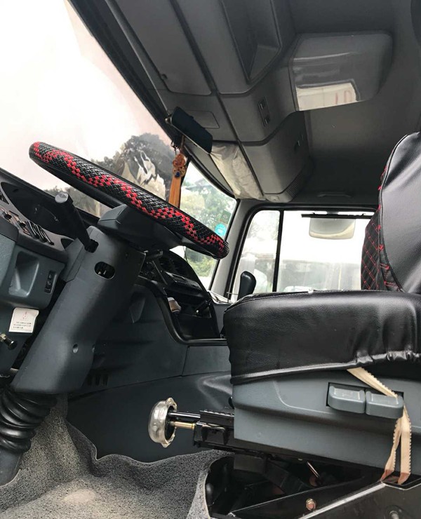 https://images.tongzsf.com/tong/truck_machine/20210127/160117b363169d.jpg
