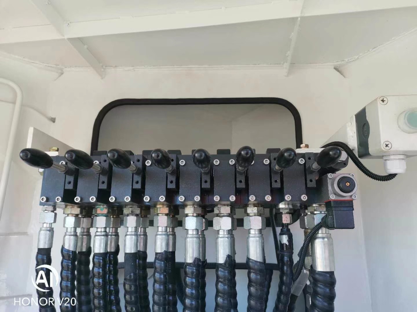 https://images.tongzsf.com/tong/truck_machine/20210127/160117feacb992.jpg