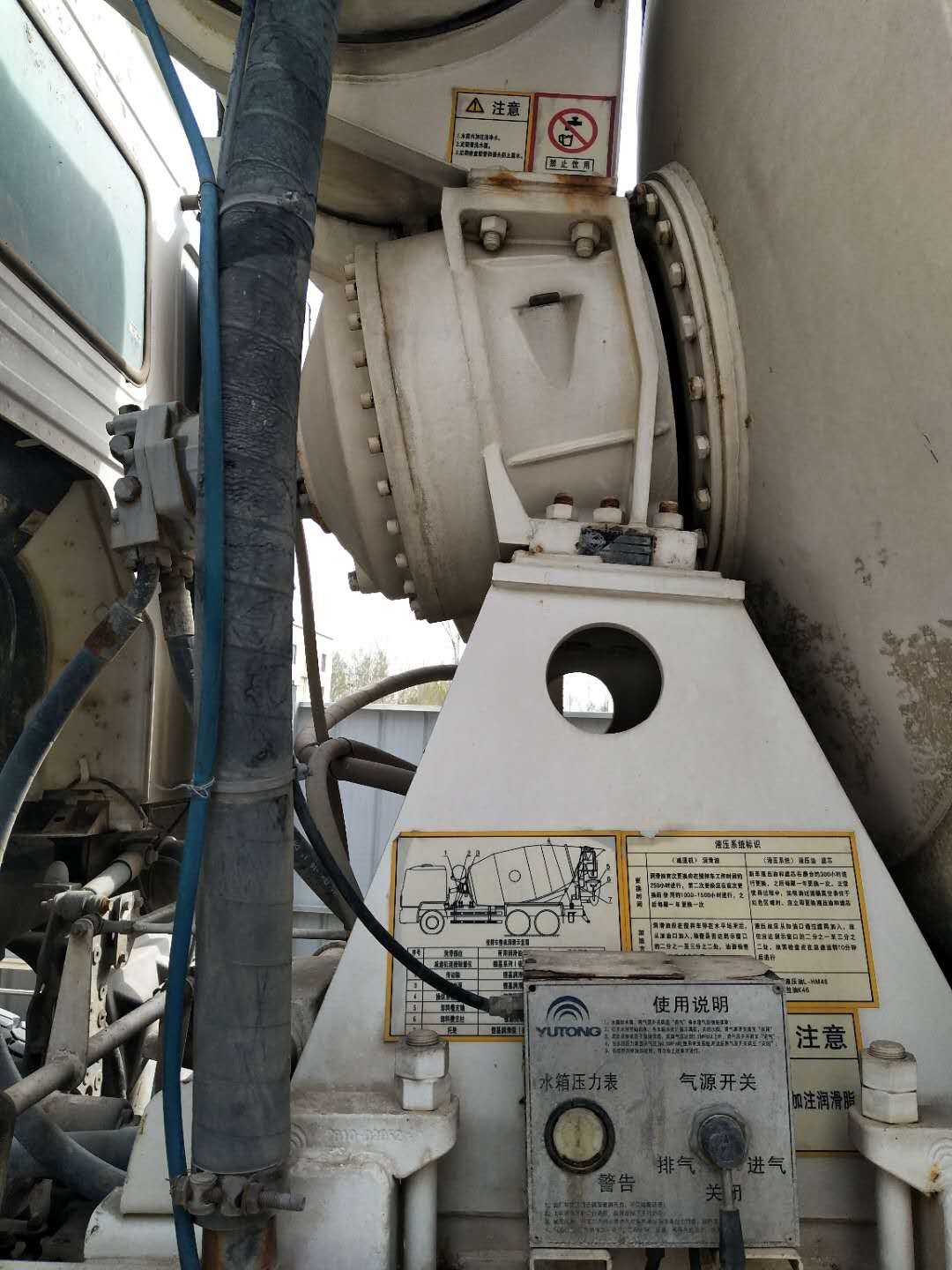 https://images.tongzsf.com/tong/truck_machine/20210128/1601202f4ba6b4.jpg