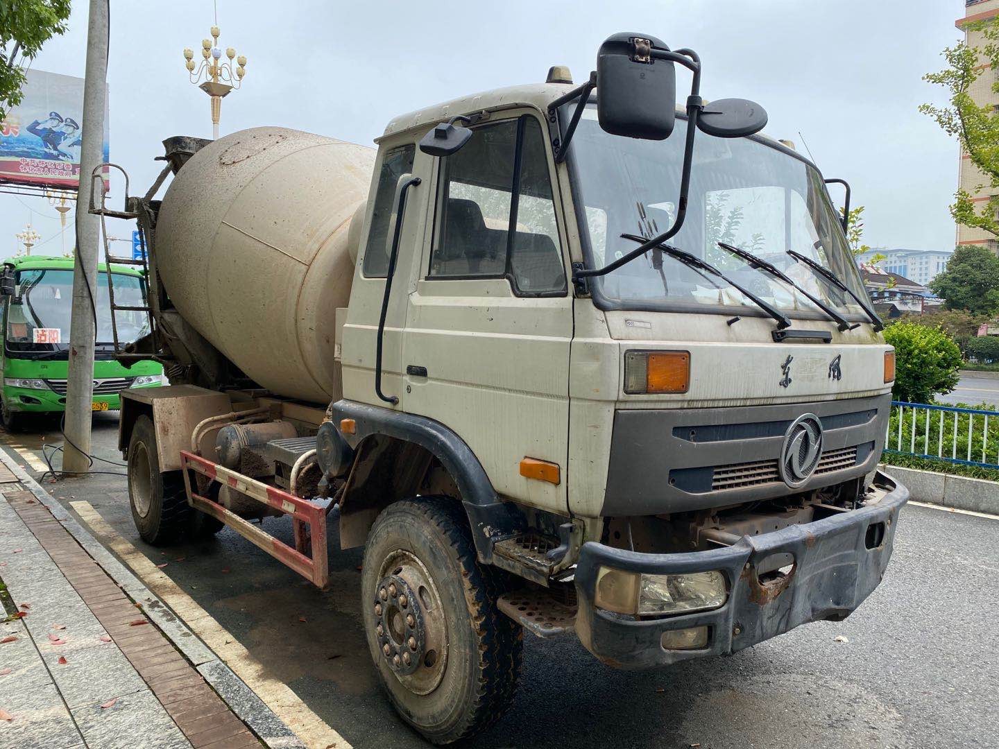 https://images.tongzsf.com/tong/truck_machine/20210128/16012041345e5d.jpg