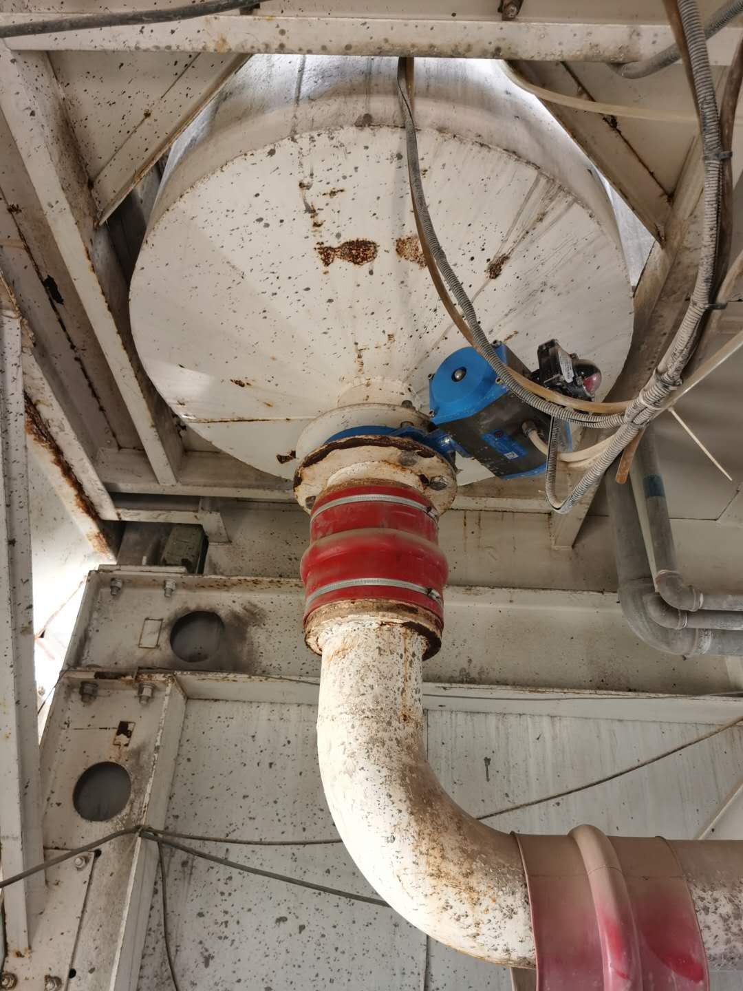 https://images.tongzsf.com/tong/truck_machine/20210128/1601207a0e8232.jpg