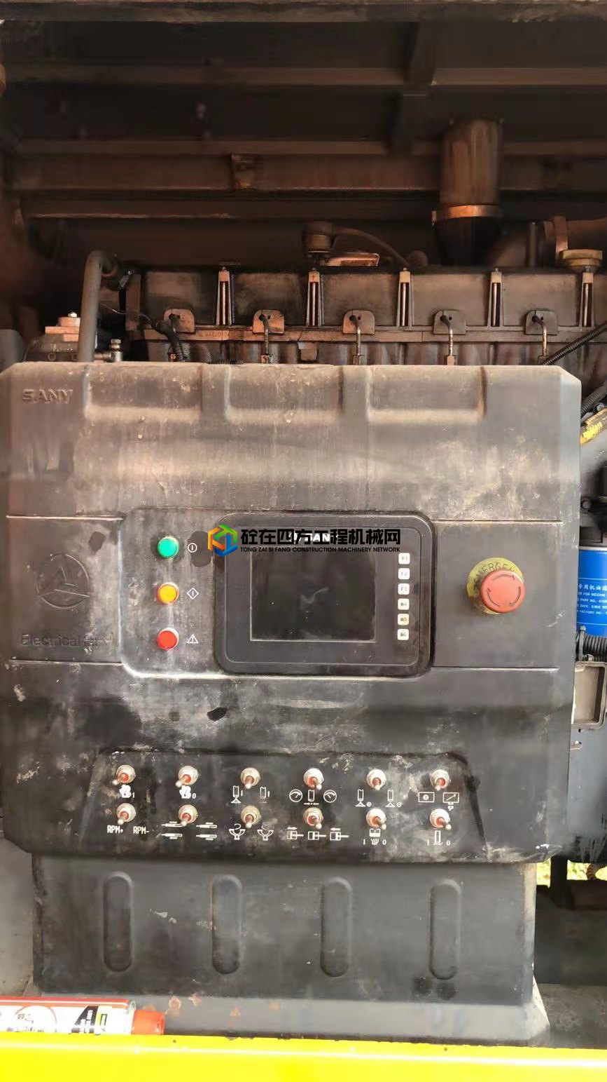 https://images.tongzsf.com/tong/truck_machine/20210128/16012109f02327.jpg